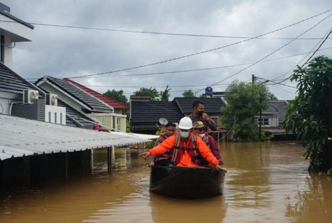 
					Banjir di Kota Serang. (Instagram.com/@humaskotaserang)
