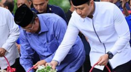 Ketua Umum Partai Demokrat Agus Harimurti Yudhoyono (AHY) berziarah ke Makam Kuburan Massal Siron, Aceh. (Instagram.com/@agusyudhoyono)