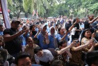 Para nelayan se-Jawa mengunjungi kediaman calon presiden nomor urut 2 Prabowo Subianto di Jalan Kertanegara.  (Dok. TKN Prabowo - Gibran)