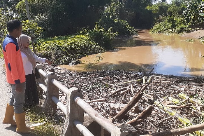Pasca banjir Petugas BPBD Kab Bireun melakukan pengecekan. (Dok. BPBD Kab Bireun)