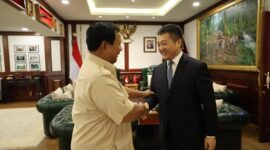 Presiden Tiongkok (China) Xi Jinping mengucapkan selamat kepada Prabowo Subianto sebagai presiden terpilih melalui surat resmi yang diantar langsung oleh Duta Besar China untuk Indonesia, Lu Kang. (Dok. Tim Media Prabowo)