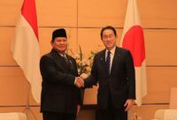 Presiden terpilih Prabowo Subianto menerima ucapan selamat secara langsung dari Perdana Menteri Jepang Fumio Kishida.(Dok. Tim Media Prabowo)