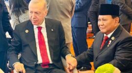 Presiden RI Prabowo Subianto tertangkap kamera berbincang akrab bersama sejumlah pemimpin negara di balik layar KTT G20 Brasil 2024. (Dok. Tim Media Prabowo)