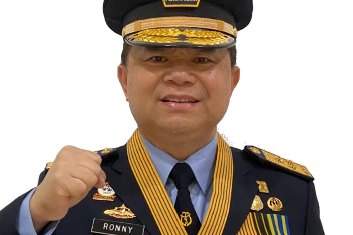 Mantan Direktur Jenderal Imigrasi Ronny Frangky Sompie. (Facebook.com @Ronny Sompie)