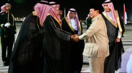 Momentum kerja sama strategis saat Prabowo bertemu Putra Mahkota Saudi di Jeddah, awal tangkap peluang energi dan investasi. (Dok. Tim Mdia Prabowo)

