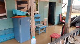 Banjir dan mengakibatkan rumah terendam di Kabupaten Sinjai, Sulawesi Selatan. (Dok. BPBD Kabupaten Sinjai)