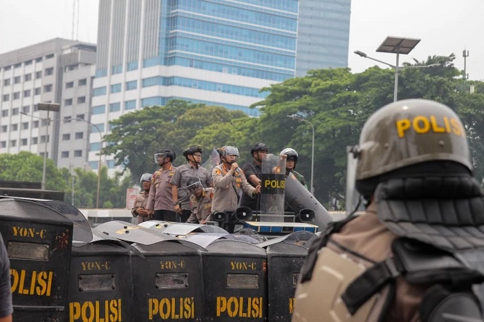 Ribuan massa memenuhi jalanan, sorotan PBB tertuju pada cara aparat mengelola protes. (Instagram.com @herrysyahnana)
